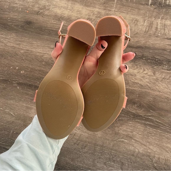 Pink Heels - Picture 2 of 3